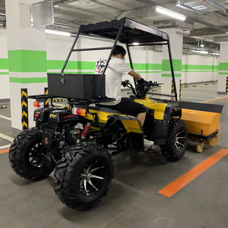 凱爾樂駕駛式掃雪車燃油驅(qū)動四輪無極變速滾刷式掃雪機清雪輕松